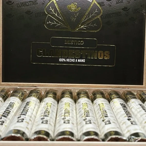 Clandestinos™ is a tribute to the most traditional way of manufacturing cigars: “Custom Rolls.”