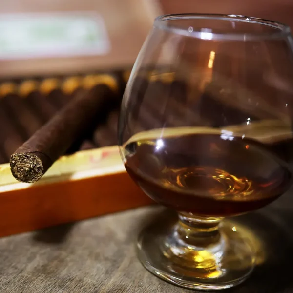 clandestinos-cigars-habano-cuban-boutique-cigar-wholesale-luxury-blend-sq-2